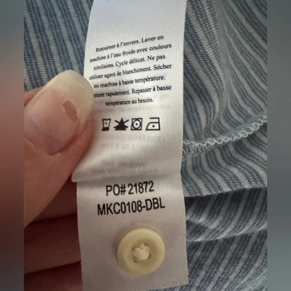 ⚡️Faherty Cloud Stripe collection blue polo, size Medium - Picture 9 of 9